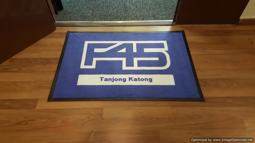 logo mat F45