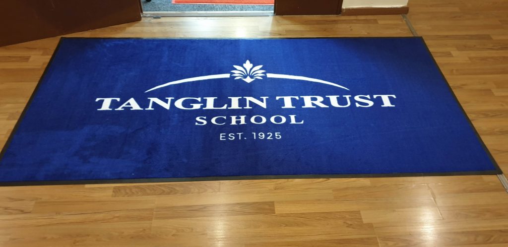 logo mat Tanglin